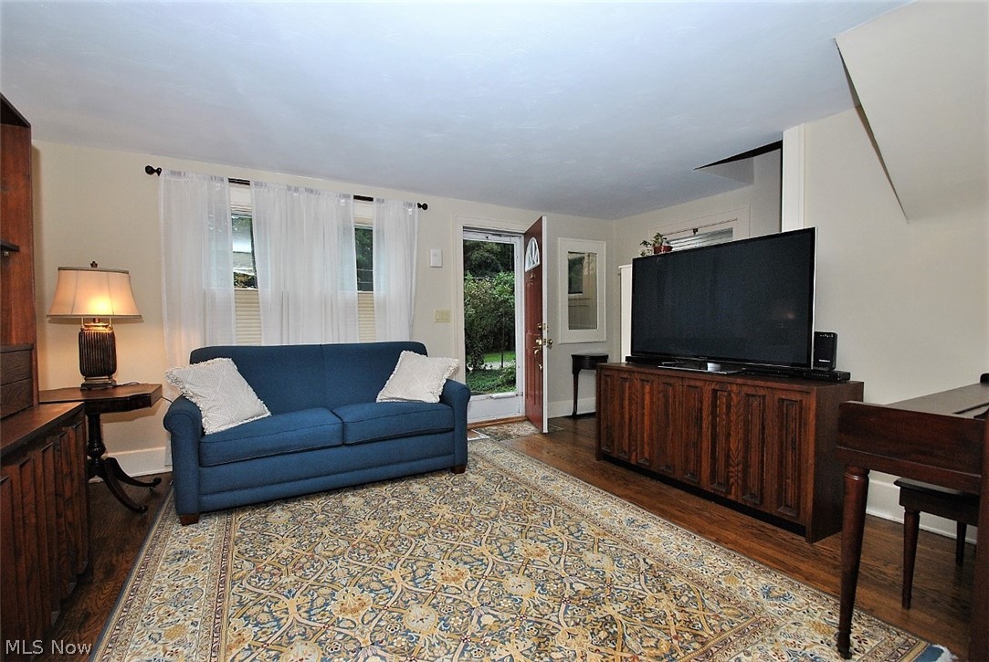258 Miles Road Chagrin Falls, OH 44022 - Photo 4 of 20 Gallery Image 4