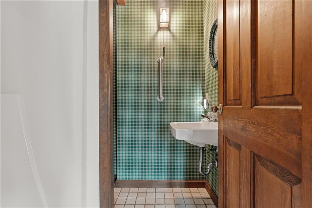 1612 Tiffany Ridge Drive Pittsburgh, PA 15241 - Photo 7 of 39