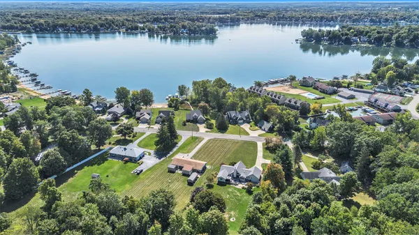 $579,000 | 6030 Paw Paw Lake Road, Coloma, MI 49038