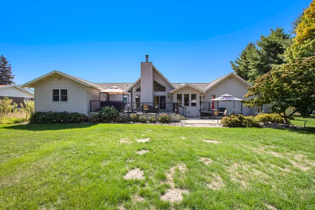 $589,000 | 6030 Paw Paw Lake Road, Coloma, MI 49038
