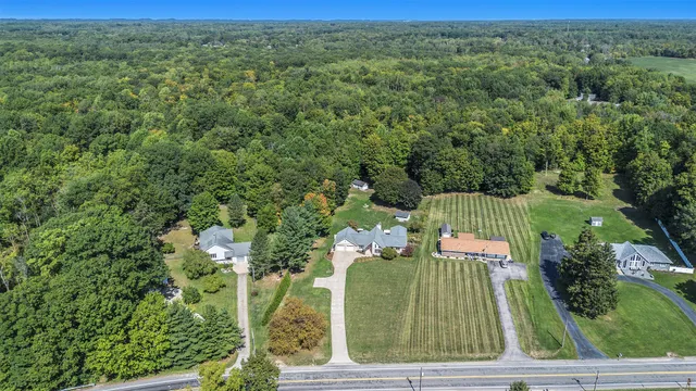 $589,000 | 6030 Paw Paw Lake Road, Coloma, MI 49038