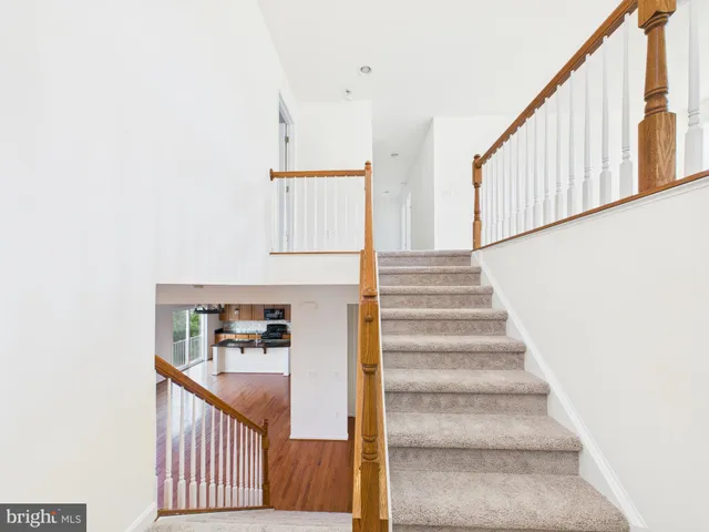 $719,000 | 18213 Jillian Lane, Triangle, VA 22172