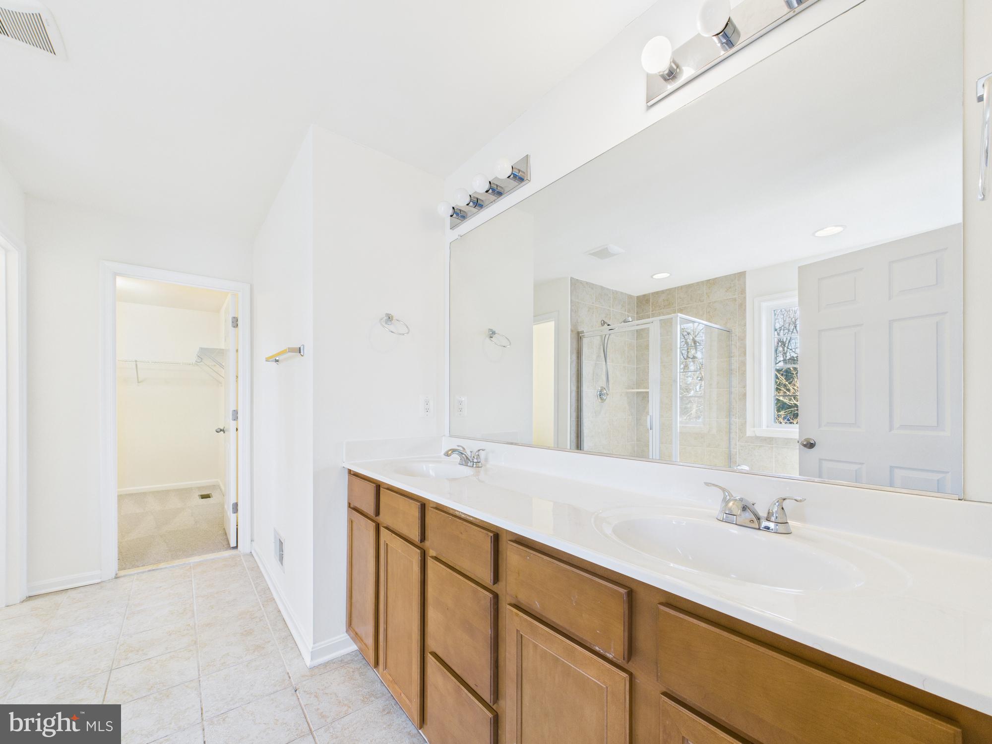 18213 Jillian Lane Triangle, VA 22172 - Photo 17 of 41 Master Bathroom