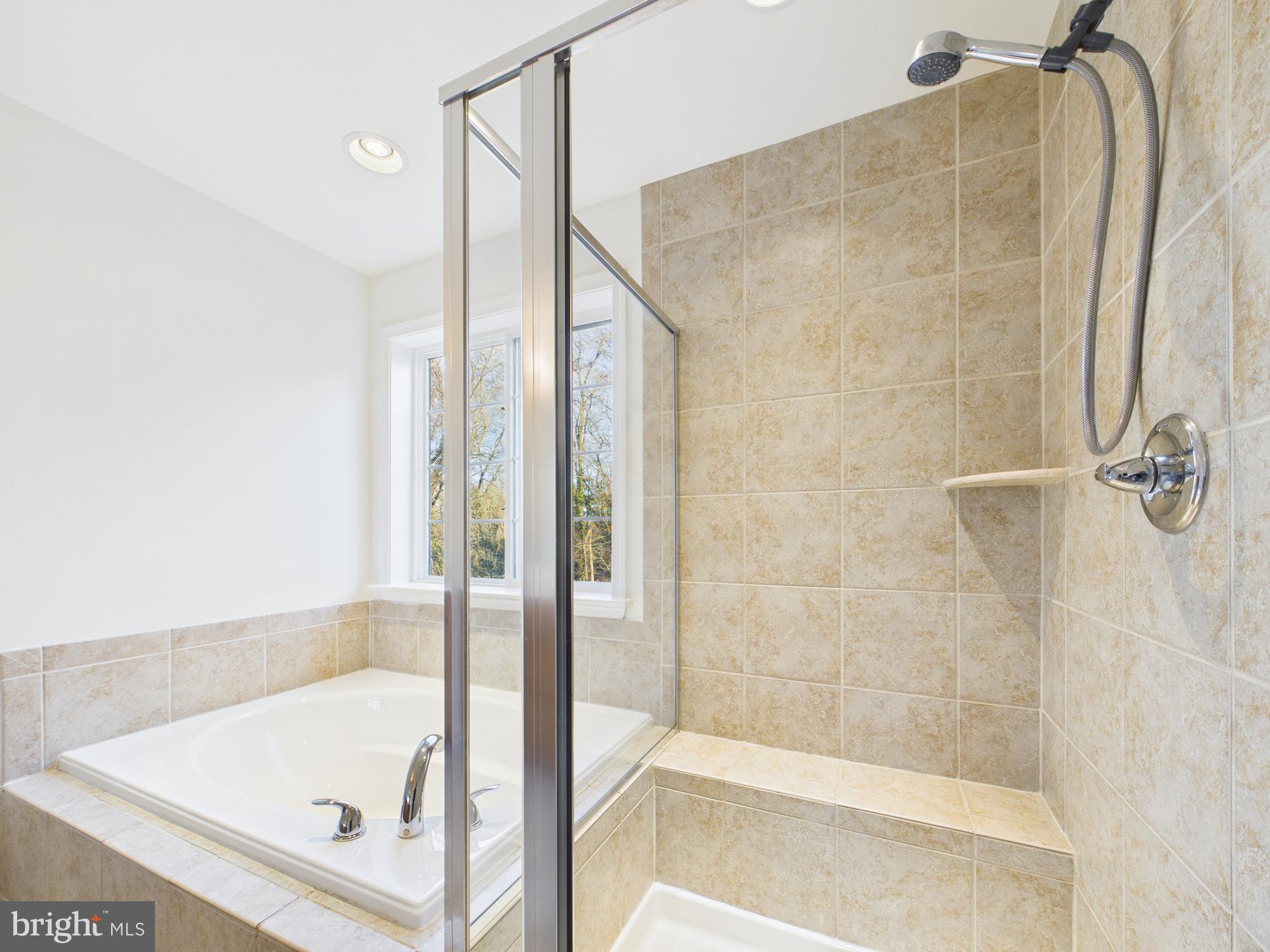 18213 Jillian Lane Triangle, VA 22172 - Photo 19 of 41 Nice shower