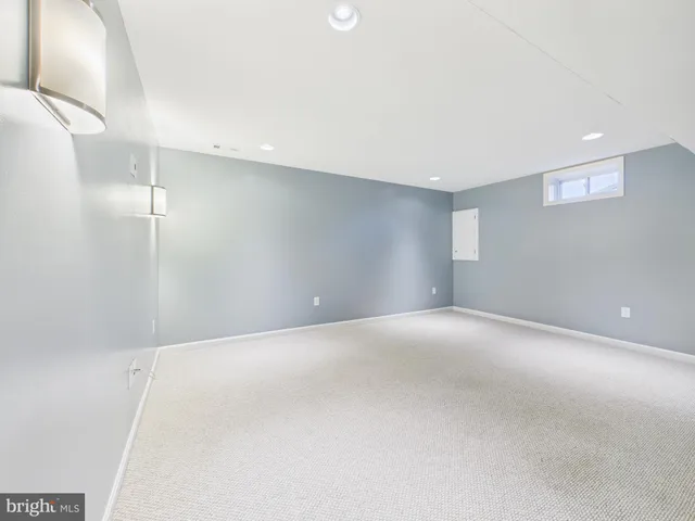 $719,000 | 18213 Jillian Lane, Triangle, VA 22172