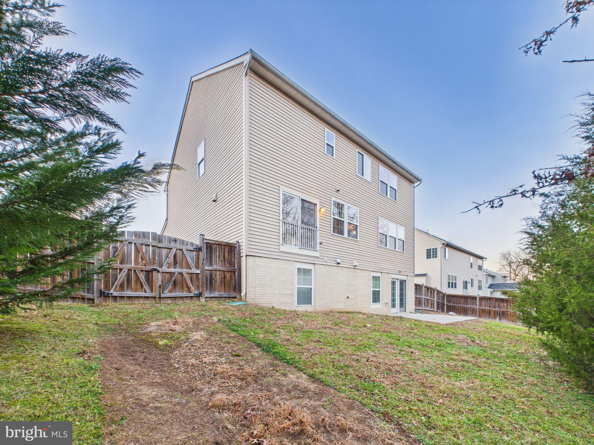 18213 Jillian Lane Triangle, VA 22172 - Photo 33 of 41 Private Backyard