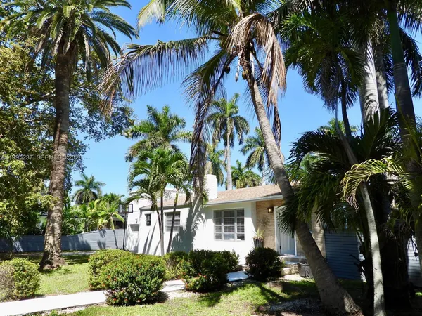 $4,750 | 715 Hollywood Boulevard, Hollywood, FL 33019