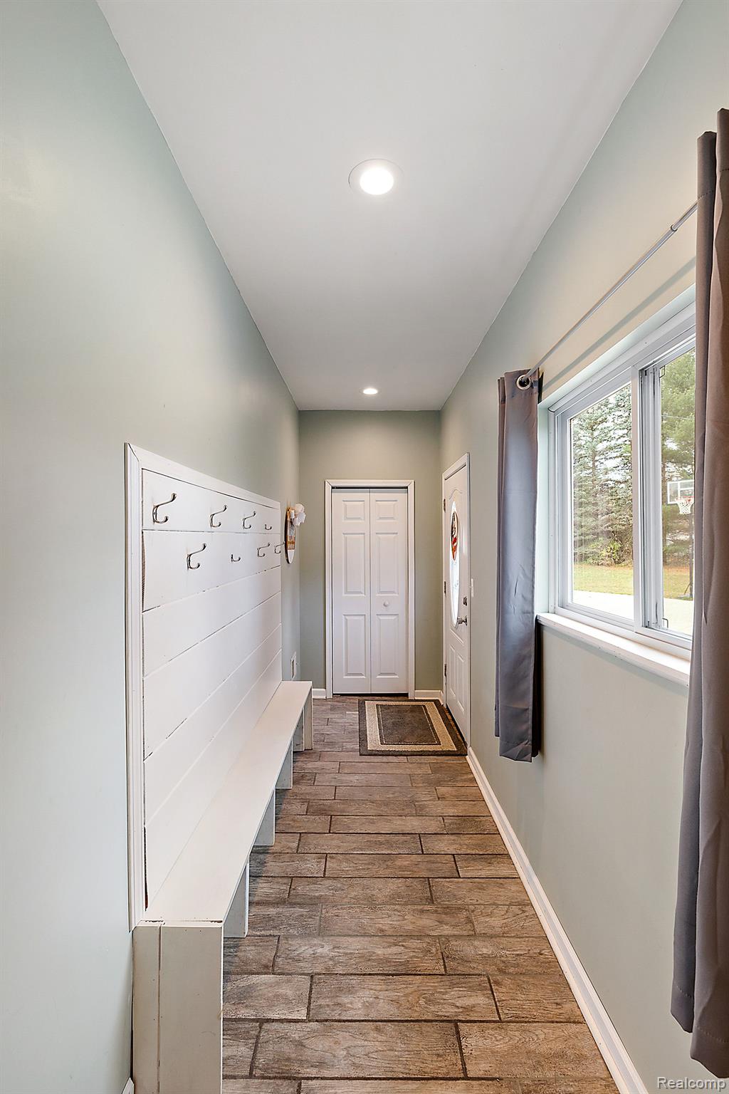 1065 Clyde Road Highland, MI 48357 - Photo 24 of 64 Back mudroom