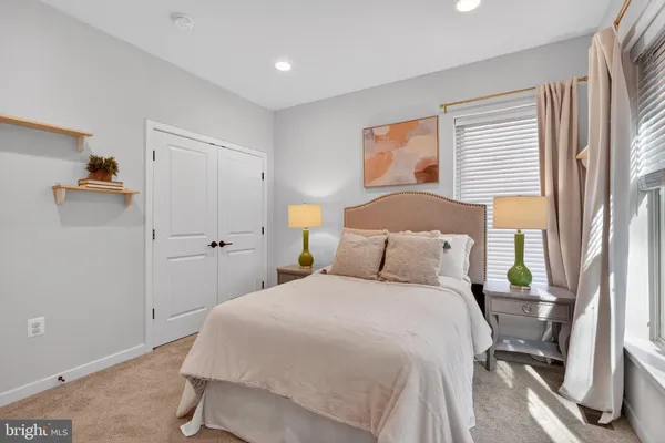 $835,000 | 864 Thompson Crescent, Unit 44, Rockville, MD 20852