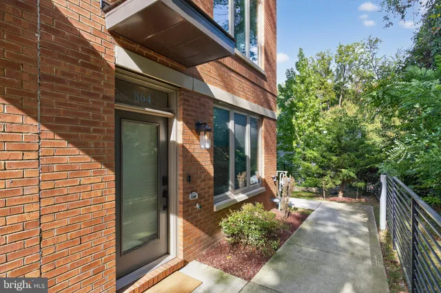$869,900 | 864 Thompson Crescent, Unit 44, Rockville, MD 20852