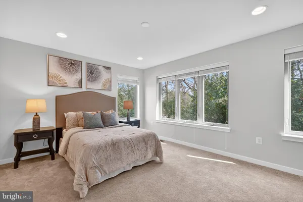 $835,000 | 864 Thompson Crescent, Unit 44, Rockville, MD 20852