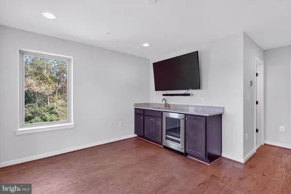 $835,000 | 864 Thompson Crescent, Unit 44, Rockville, MD 20852