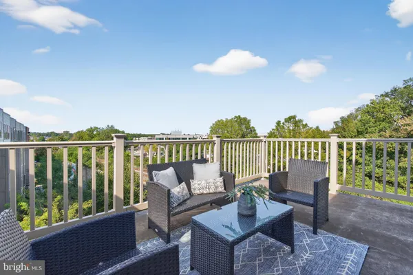 $835,000 | 864 Thompson Crescent, Unit 44, Rockville, MD 20852
