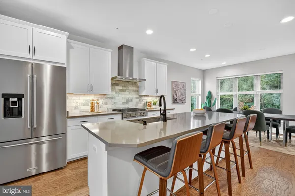 $835,000 | 864 Thompson Crescent, Unit 44, Rockville, MD 20852