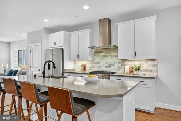 $835,000 | 864 Thompson Crescent, Unit 44, Rockville, MD 20852