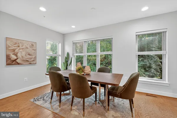 $835,000 | 864 Thompson Crescent, Unit 44, Rockville, MD 20852
