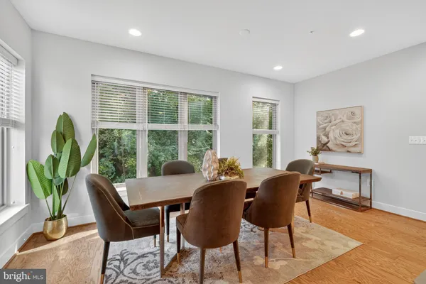 $835,000 | 864 Thompson Crescent, Unit 44, Rockville, MD 20852