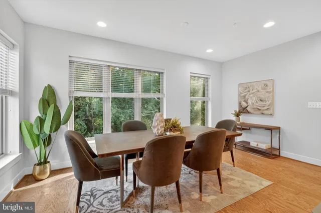 $869,900 | 864 Thompson Crescent, Unit 44, Rockville, MD 20852