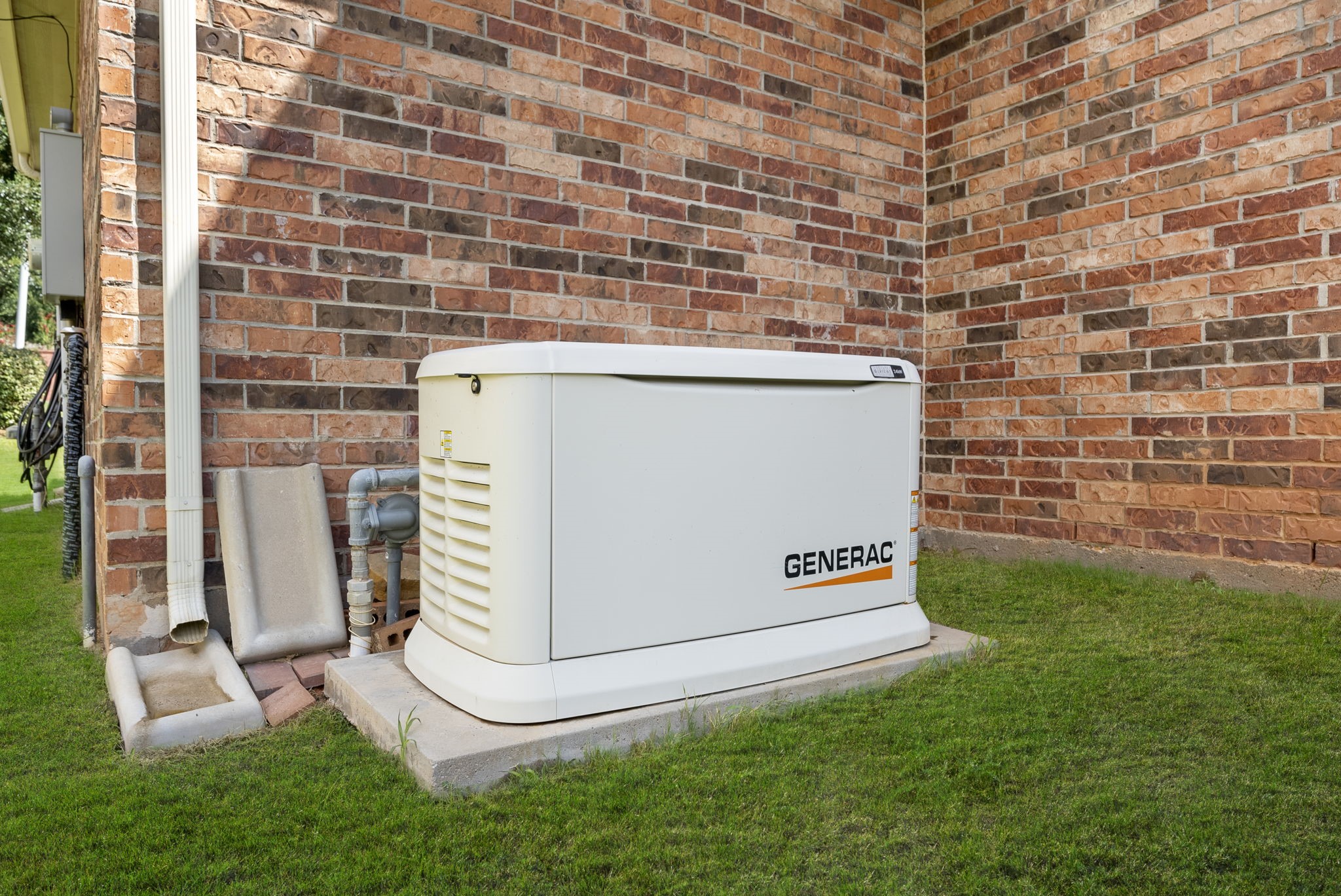 3565 Falcon Way Conroe, TX 77304 - Photo 36 of 50 Whole-home Generac generator providing an added backup-power feature.