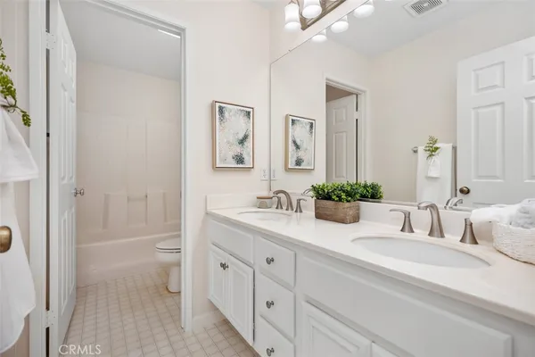 $1,695,000 | 50 Linhaven, Irvine, CA 92602