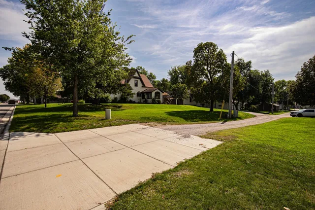 $229,000 | 301 East Depue Avenue, Olivia, MN 56277