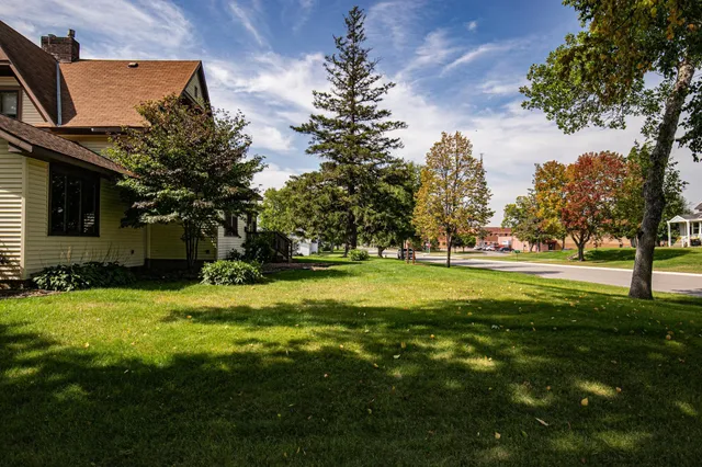 $229,000 | 301 East Depue Avenue, Olivia, MN 56277