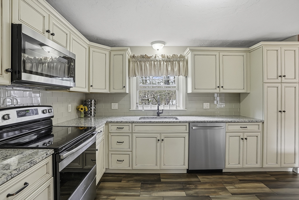 5 Okemo Ridge Road Sutton, MA 01590 - Photo 13 of 41