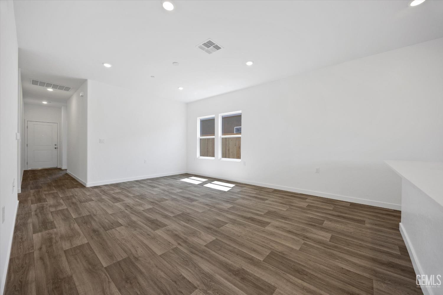 Undisclosed Address Shafter, CA 93263 - Photo 4 of 30