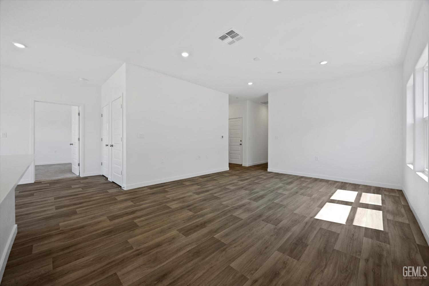 Undisclosed Address Shafter, CA 93263 - Photo 6 of 30