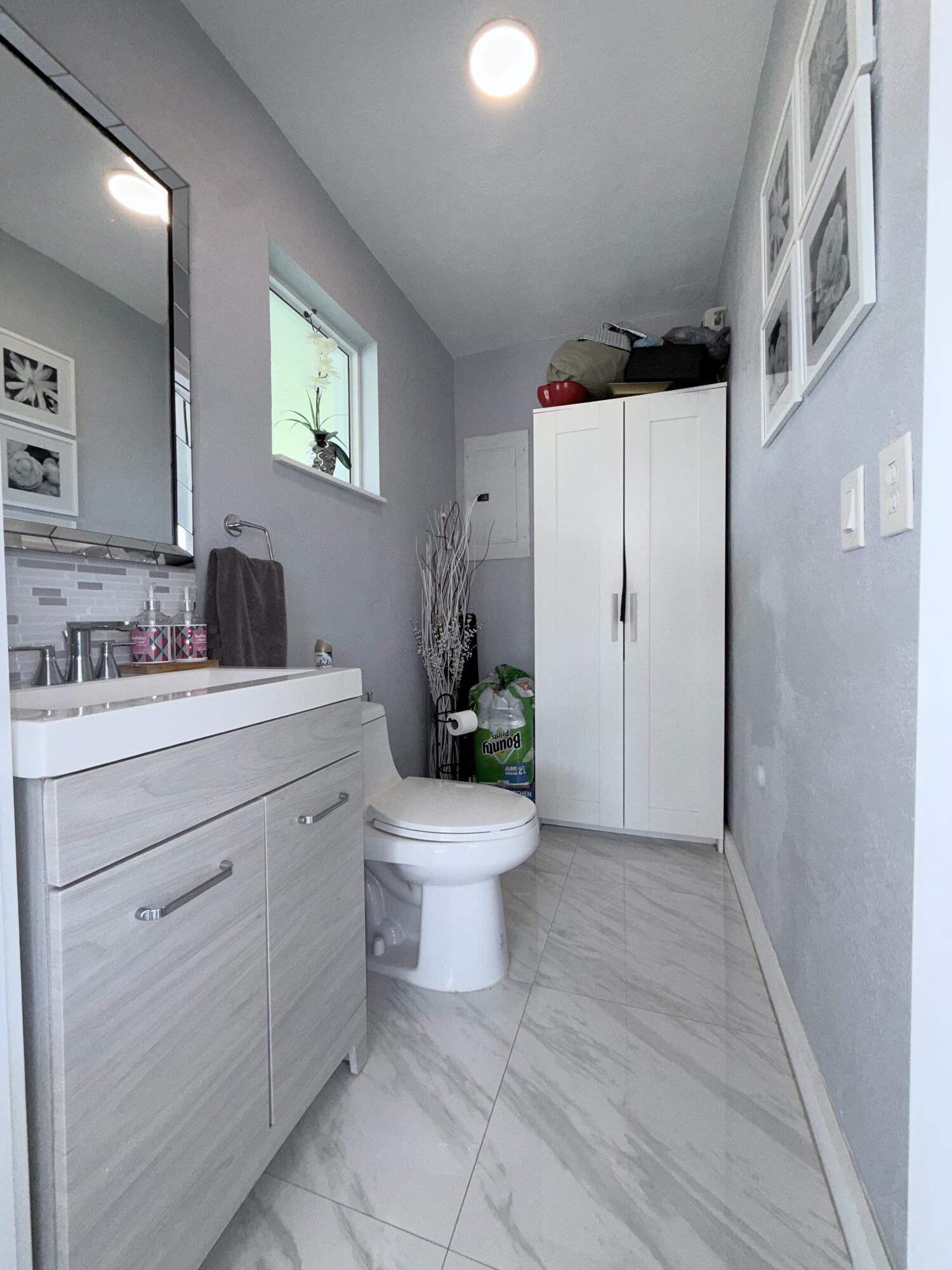 9235 Southwest 41st Street Miami, FL 33165 - Photo 56 of 63 IMG_7987