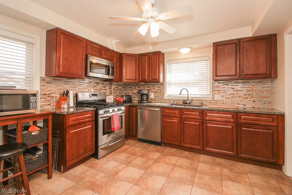 13507 Corby Road Cleveland, OH 44120 - Photo 9 of 29 Gallery Image 9