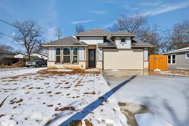 $312,000 | 601 East Willingham Street, Cleburne, TX 76031