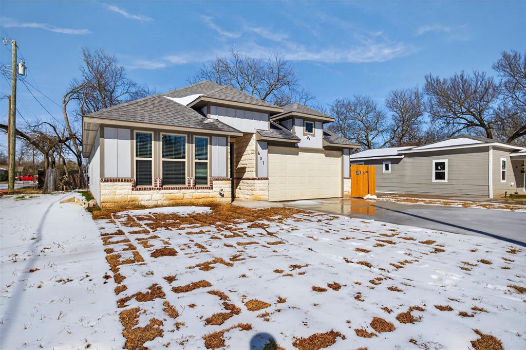 601 East Willingham Street Cleburne, TX 76031 - Photo 3 of 29