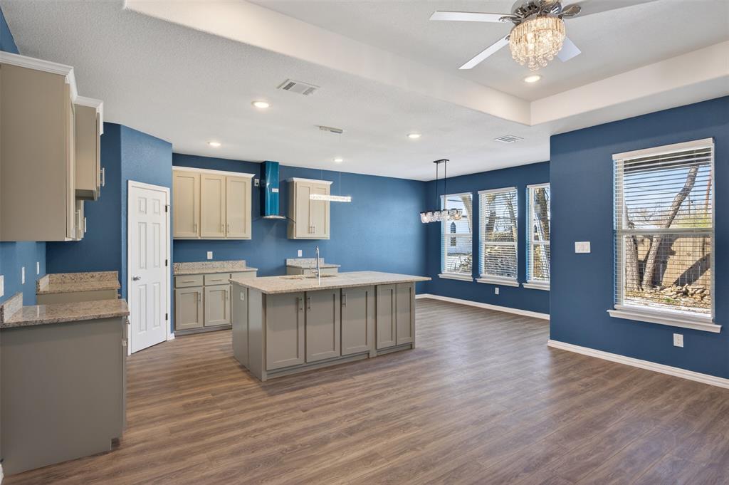 601 East Willingham Street Cleburne, TX 76031 - Photo 10 of 29