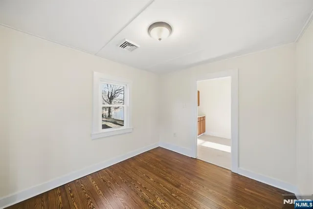 $3,500 | 75 Lakeview Terrace, Oakland, NJ 07436