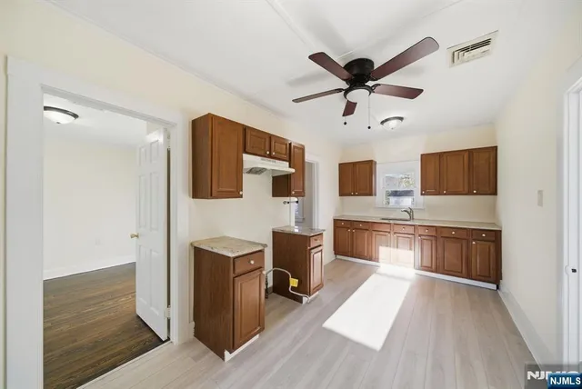 $3,500 | 75 Lakeview Terrace, Oakland, NJ 07436