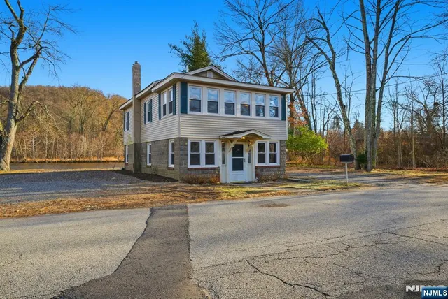 $3,500 | 75 Lakeview Terrace, Oakland, NJ 07436