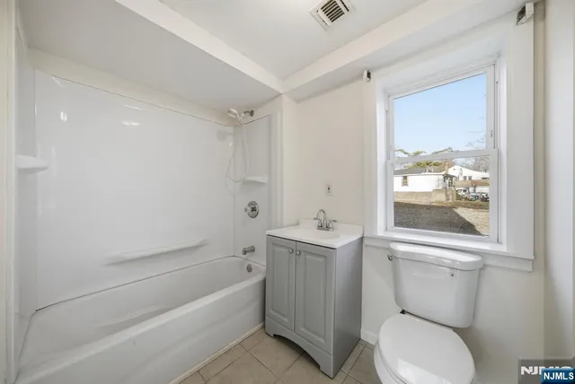 $3,500 | 75 Lakeview Terrace, Oakland, NJ 07436