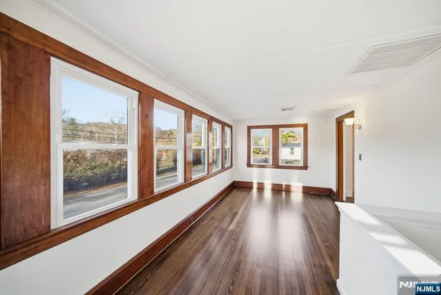 $3,500 | 75 Lakeview Terrace, Oakland, NJ 07436