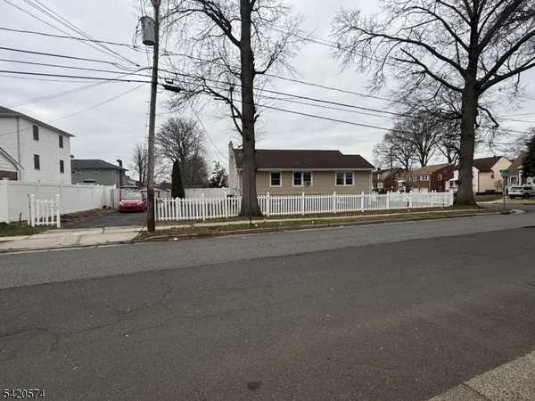 $3,000 | 154 East 12th Street, Linden, NJ 07036