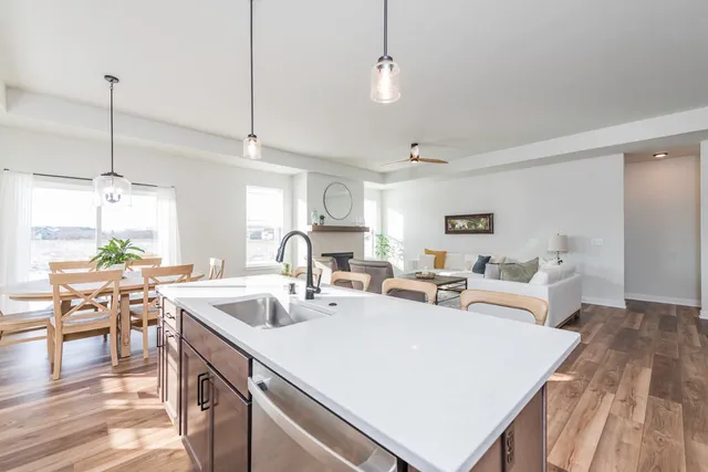 $634,900 | 9029 Creekside Circle, Pleasant Prairie, WI 53158