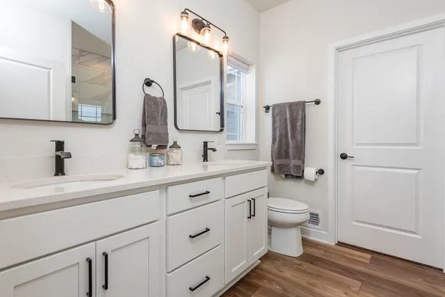 $634,900 | 9029 Creekside Circle, Pleasant Prairie, WI 53158