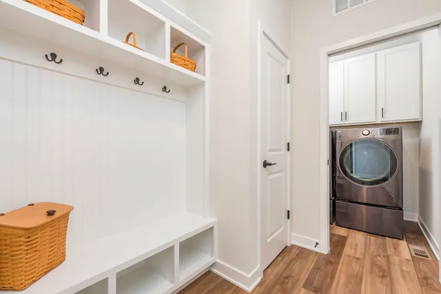 $634,900 | 9029 Creekside Circle, Pleasant Prairie, WI 53158