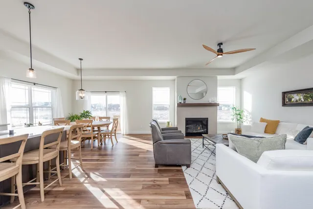 $634,900 | 9029 Creekside Circle, Pleasant Prairie, WI 53158