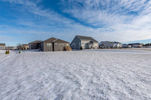 $634,900 | 9029 Creekside Circle, Pleasant Prairie, WI 53158