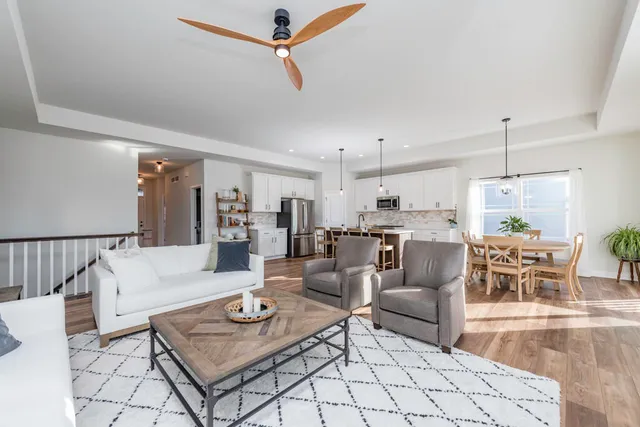 $634,900 | 9029 Creekside Circle, Pleasant Prairie, WI 53158