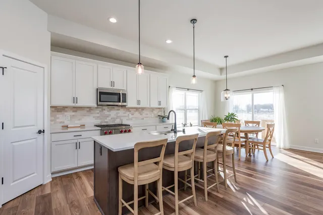 $634,900 | 9029 Creekside Circle, Pleasant Prairie, WI 53158