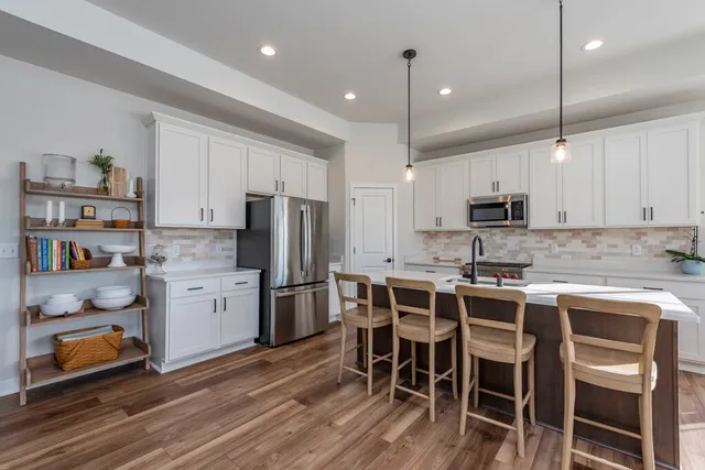 $634,900 | 9029 Creekside Circle, Pleasant Prairie, WI 53158