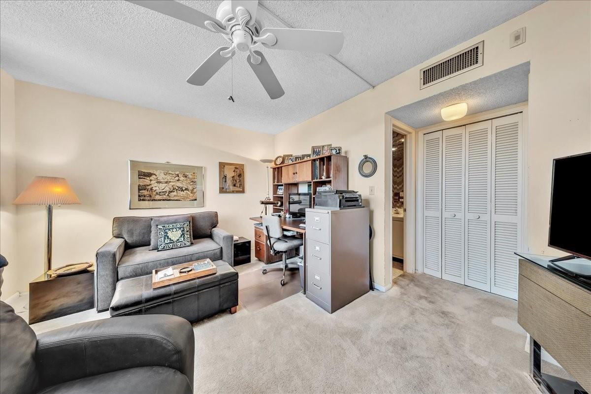 545 Oaks Lane, Unit 403 Pompano Beach, FL 33069 - Photo 18 of 42 Photo 18