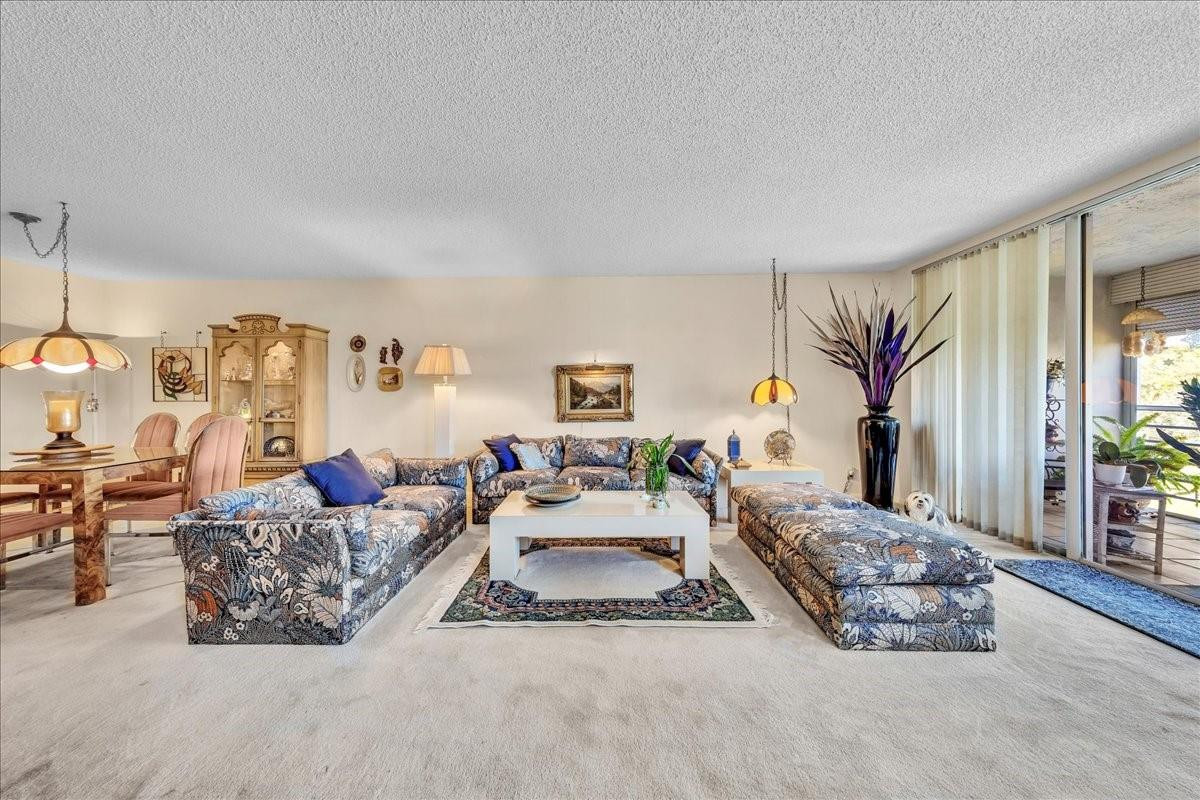 545 Oaks Lane, Unit 403 Pompano Beach, FL 33069 - Photo 20 of 42 Photo 20